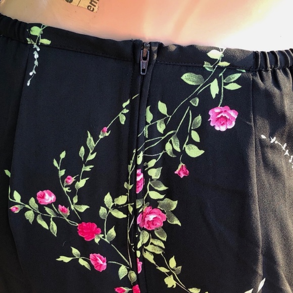 VTG 90s KATHIE LEE Collection Black~Red & Pink Floral A-Line Maxi Skirt~ 6 - Picture 3 of 11